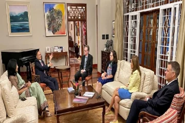 வெளியுறவு அமைச்சரை சந்தித்த ஜூலி சுங்