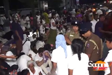 දළදා රාජකාරි කළ පොලිස් නිලධාරීන් දෙදෙනෙක් ඇතුළු පිරිසක් මරුට... විශාල පිරිසක් රෝහලේ