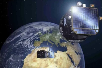 விண்வெளியில் சூரியனை மறைக்கும் இஸ்ரோவின் 2 செயற்கைக்கோள் - வெளியான முக்கிய தகவல்!