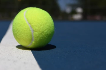 கொரோனா சிகிச்சை நிலையத்துக்குள் எறியப்பட்ட பந்துகள் - நடந்தது என்ன - விசாரணைகள் ஆரம்பம்