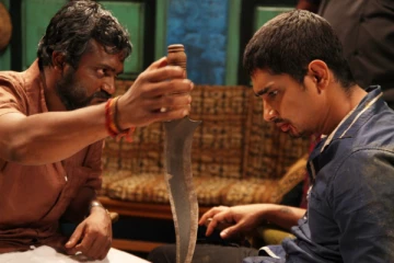 சூப்பர்ஹிட்டான ஜிகர்தண்டா திரைப்படம் இந்த கொரியன் படத்தின் காப்பியா.. ஷாக்கிங் தகவல்