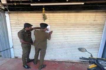 கிளிநொச்சி உணவகங்களுக்கு சீல் வைத்த அதிகாரிகள்!