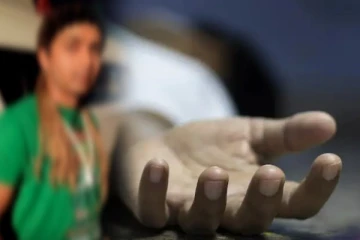 දිවයිනේ ප්‍රසිද්ධ සංගීත කණ්ඩායමක සාමාජිකයෙක් තම දස හැවිරිදි පුතු ඝාතනය කරයි..