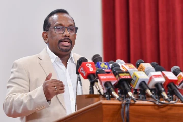 வருமானம் ஈட்டும் நிறுவனங்களை மேற்பார்வையிட விசேட பிரிவு : மஹிந்தானந்த கோரிக்கை