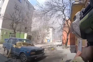 சரணடையவா சொல்கிறீர்கள்... ரஷ்ய போர் வாகனத்தை சிதறடித்து சரியான பதிலடி கொடுத்த உக்ரைன் வீரர்கள்