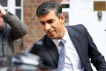 முடிவை மாற்றினார் ரிஷி சுனக்! பலத்த சா்ச்சை எழுந்த நிலையில் வெளியிட்ட முக்கிய அறிவிப்பு