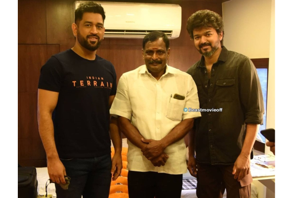 நடிகர் விஜய்யின் கார் டிரைவர் இவர் தானாம் - முதல் முறையாக வெளியான புகைப்படம் இதோ | Vijays Driver Photo