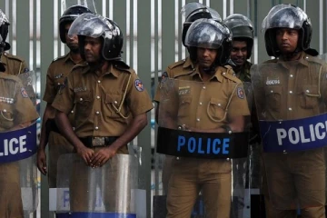 கண்டியில் பொலிஸாரை கோடரியால் தாக்க முயற்சி - பொலிஸார் துப்பாக்கி சூடு