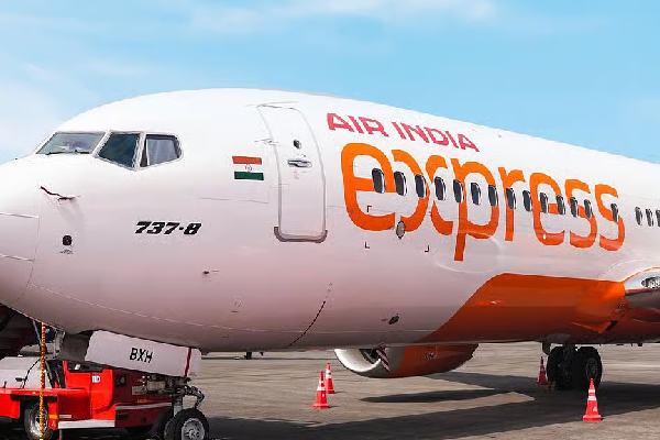 பறவை மோதியதால் ஏர் இந்தியா எக்ஸ்பிரஸ் விமானம் இரத்து | Air India Express Flight Cancelled Due Bird Strike