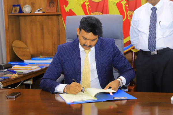 கிழக்கு மாகாண வளர்ச்சிக்கான நிதி ஒதுக்கீடு ஒப்பந்தத்தில் கைச்சாத்திட்ட செந்தில் தொண்டமான் | Eastern Province Development Fund Allocation