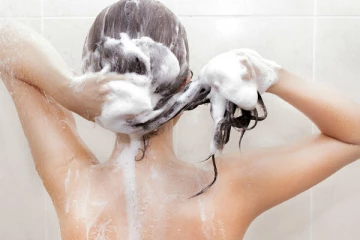 அதிகம் ஷாம்பு பயன்படுத்துபவரா? முடி வளரவே வளராது... ஜாக்கிரதை...இனி இந்த பிழையை செய்யாதீர்கள்!