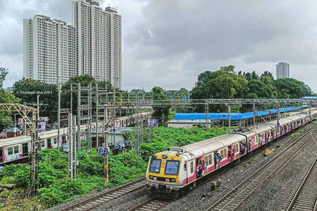 ரயில் விபத்தில் இறந்ததாக கருதப்பட்ட இளம்பெண்: உடற்கூறு ஆய்வில் தெரியவந்த திடுக் தகவல் | Dhane Teens Death In Train Accident Women Pregnant ரயில் விபத்தில் இறந்ததாக கருதப்பட்ட இளம்பெண்: உடற்கூறு ஆய்வில் தெரியவந்த திடுக் தகவல் | Dhane Teens Death In Train Accident Women Pregnant