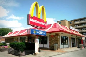 உக்ரைன் மீது தாக்குதல் எதிரொலி - ரஷ்யாவில் அனைத்து உணவகங்களை மூட மெக்டொனால்டு அறிவிப்பு