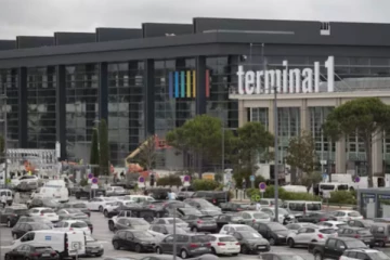 பிரான்ஸின் மார்சேயில் காட்டுத்தீ: விமான நிலையம் மூடல், ரயில் சேவைகள் பாதிப்பு