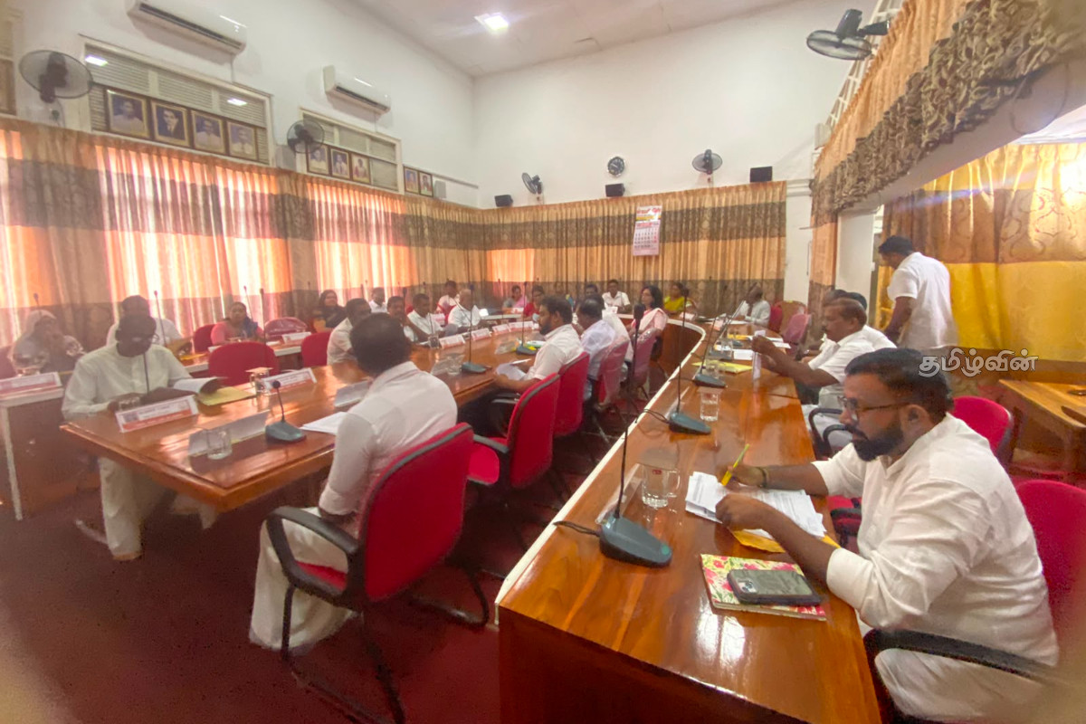 திருப்பெருந்துறையில் திண்மக்கழிவு முகாமைத்துவத்தினால் ஏற்படும் பிரச்சினை - விசேட குழுவொன்று நியமிப்பு | Issue Waste Management In Thirupperunthurai திருப்பெருந்துறையில் திண்மக்கழிவு முகாமைத்துவத்தினால் ஏற்படும் பிரச்சினை - விசேட குழுவொன்று நியமிப்பு | Issue Waste Management In Thirupperunthurai