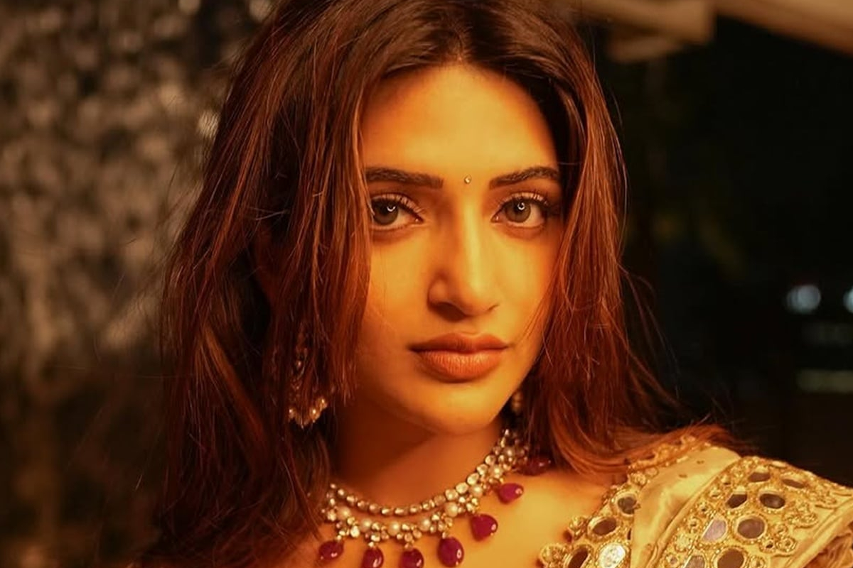 கண்ணீர் விட்டு அழுத நடிகை ஸ்ரீலீலா.. காரணம் இதுதானா | Sreeleela Deeply Affected By Social Media Trolling கண்ணீர் விட்டு அழுத நடிகை ஸ்ரீலீலா.. காரணம் இதுதானா | Sreeleela Deeply Affected By Social Media Trolling