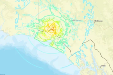 கனடா எல்லை அருகே சக்தி வாய்ந்த நிலநடுக்கம் - சாலைக்கு ஓடிய மக்கள்