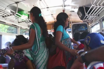 கொழும்பு பேருந்தில் பெண்ணின் அந்தரங்கத்தை காணொளி எடுத்த நபர்; நையப்புடைப்பு!