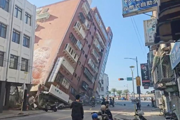 ஆசிய நாடொன்றில் நேற்றிரவு பதிவான மிக சக்திவாய்ந்த நிலநடுக்கம் | Powerful 7 Magnitude Earthquake Hits Taiwan