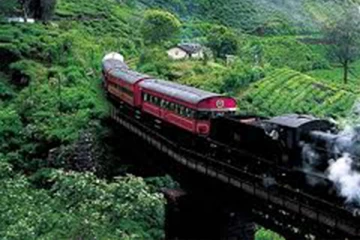 சீரற்ற காலநிலையால் மலையக ரயில் சேவைகளுக்கு தடை
