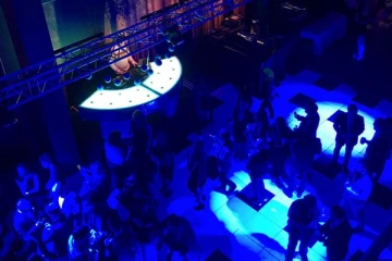 සුපිරි තරු සාදයක ගැටුමකින් සුපිරි තරුවක් රෝහල් ගත කරයි..ජනප‍්‍රිය ටෙලි නාට්‍යකුත් ගෑවෙයි..