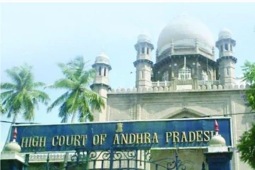 உத்தரவு மீறி செயல்பட்டதாக 8 ஐஏஎஸ் அதிகாரிகளுக்கு 2 வாரம் சிறை தண்டனை - உயர்நீதிமன்றம் அதிரடி