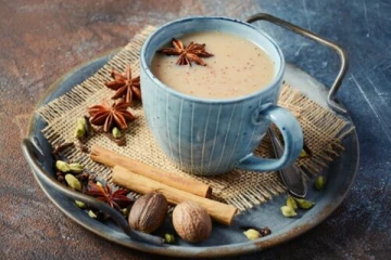 தினமும் டீ குடிப்பவரா நீங்கள்? அப்போ இப்படி டீ செய்து குடித்து பாருங்க!!