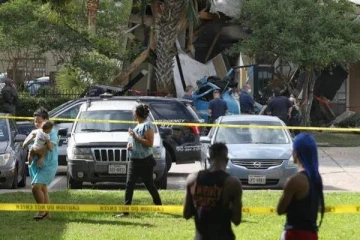 அமெரிக்காவில் வீசிய கடும் புயல் : இரண்டு பேர் பரிதாபமாக உயிரிழப்பு!