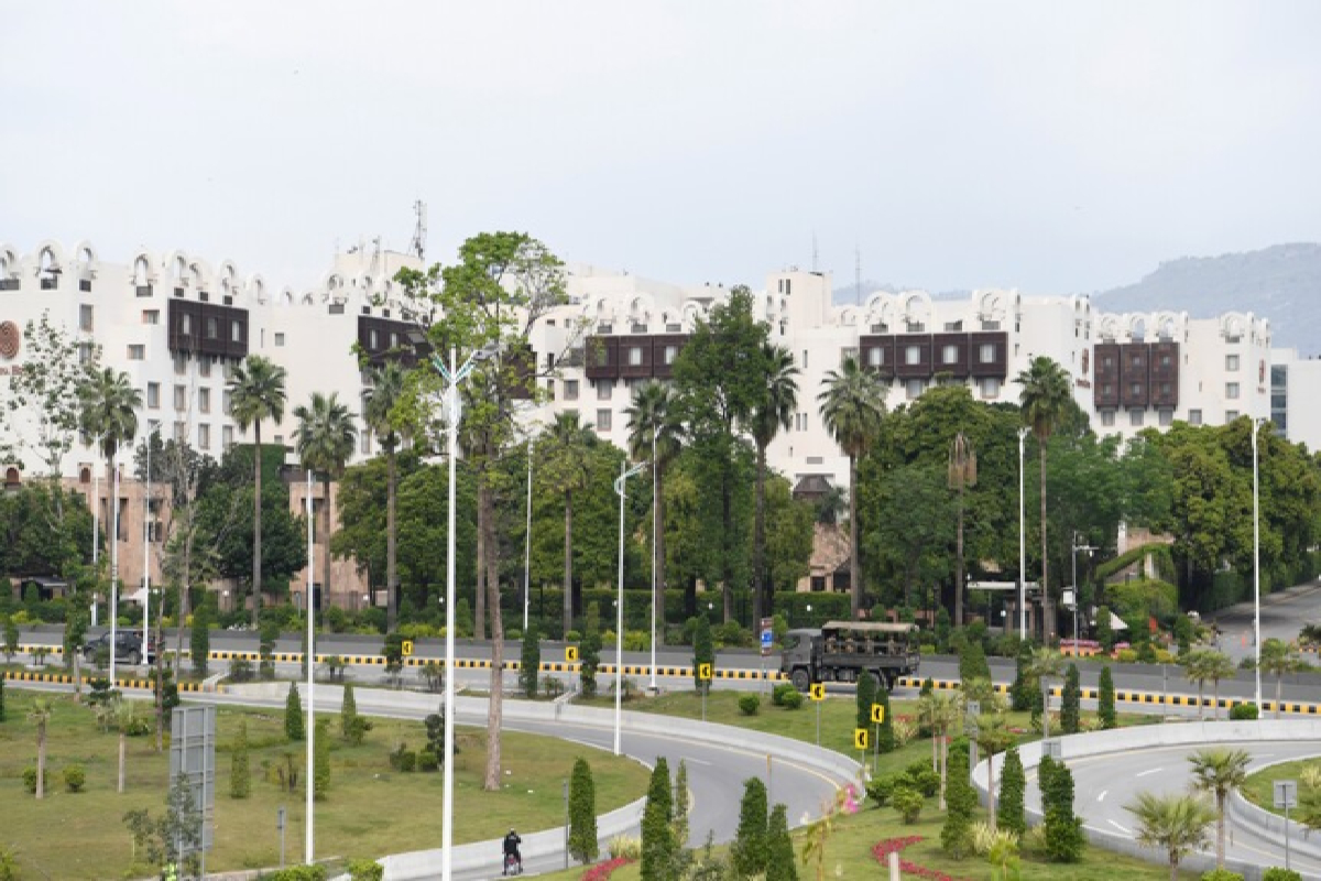 அமெரிக்கா -ஈரான் நேரடிப்பேச்சு ஆரம்பம் : இரண்டு முக்கிய நிபந்தனைகளை விதித்துள்ள ஈரான் | Iran Us Pakistan Talks Begin In Islamabad அமெரிக்கா -ஈரான் நேரடிப்பேச்சு ஆரம்பம் : இரண்டு முக்கிய நிபந்தனைகளை விதித்துள்ள ஈரான் | Iran Us Pakistan Talks Begin In Islamabad