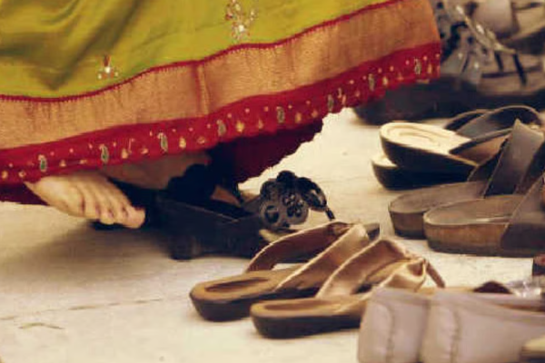 கோவிலில் செருப்பு காணாமல் போனால் அதிர்ஷ்டம் தேடி வருமா? | Does Lossing Sandals At Temple Bring Luck கோவிலில் செருப்பு காணாமல் போனால் அதிர்ஷ்டம் தேடி வருமா? | Does Lossing Sandals At Temple Bring Luck