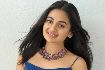 மார்டன் உடையில் போட்டோஷூட்.. பாபநாசம் பட நடிகை எஸ்தர் அணிலின் கலக்கல் புகைப்படங்கள்