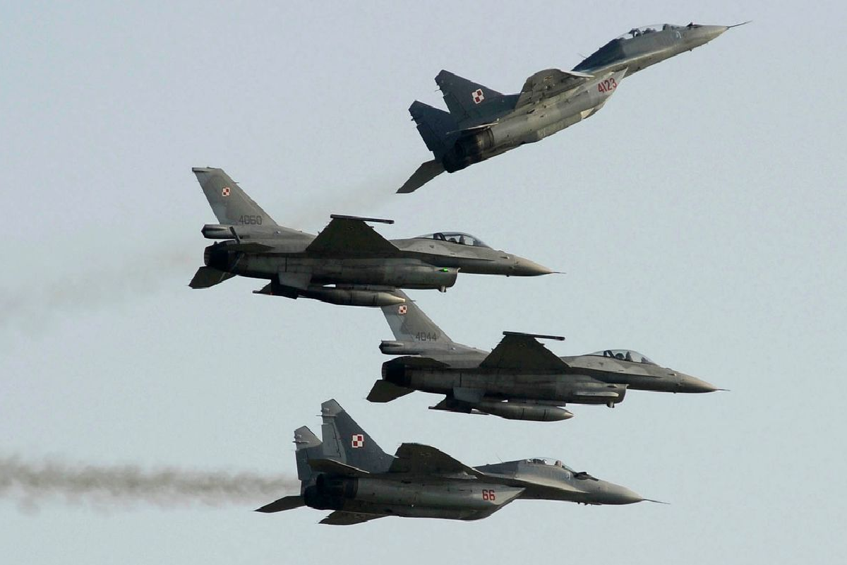 இலங்கையின் வான்பரப்பில் வெளிநாட்டு போர் விமானங்கள்? விமானப்படை வெளியிட்ட முக்கிய தகவல் | Information Released By The Sri Lankan Air Force