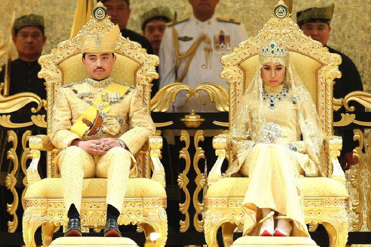 மருகளின் பட்டங்களைப் பறித்த மன்னர் ஒருவர் | Brunei Sultan Rip Royal Title Of Daughter In Law மருகளின் பட்டங்களைப் பறித்த மன்னர் ஒருவர் | Brunei Sultan Rip Royal Title Of Daughter In Law