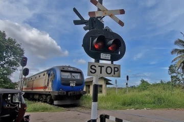 உறங்கியவர்கள் பணி இடைநீக்கம்!