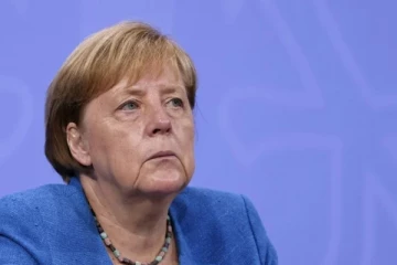 ஜேர்மன் சேன்ஸலர் ஏஞ்சலா மெர்க்கலுக்கும் சிக்கல்: மீண்டும் பயண விதிகளை மாற்றிய பிரித்தானியா