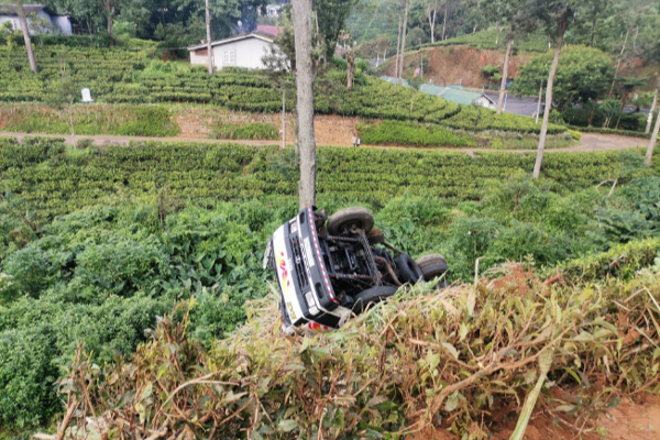 நானுஓயாவில் விபத்து; இருவருக்கு நேர்ந்த கதி | The Accident At Nanuoya