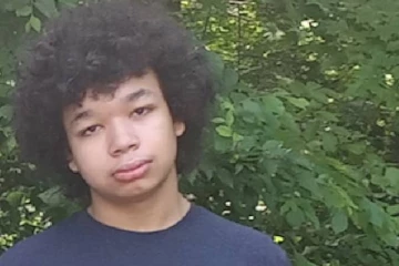 இணையமூடாக வாங்கிய பொதி... மகனை இழந்தேன்: கனேடிய நிறுவனம் குறித்து தாயார் கண்ணீர்