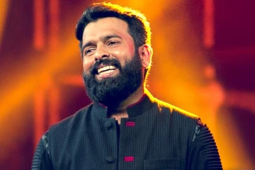 இலங்கை தெருவில் நடந்து சென்ற சந்தோஷ் நாராயணன்.. ஒரு நபர் வந்து சொன்னதை கேட்டு ஷாக்