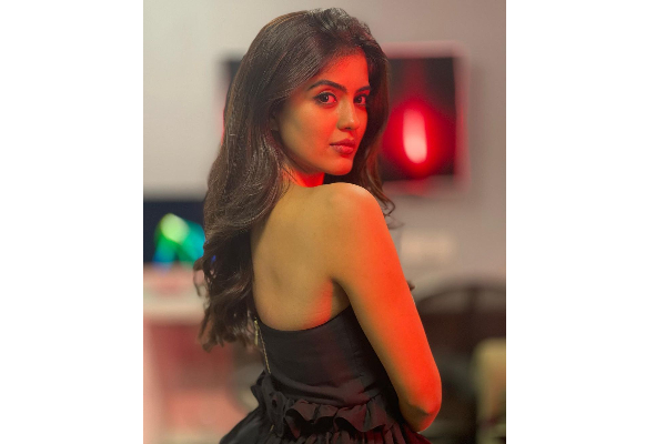 பிக் பாஸ் கவினுடன் அடக்கஒடுக்கமாக நடித்த நடிகையா இது..! என்ன இப்படி மாறிட்டாங்க | Amirtha Aiyer Latest Photo