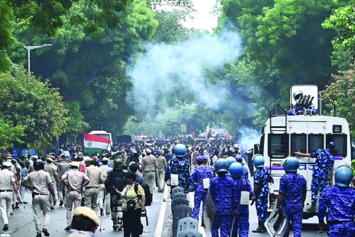 போரட்டத்தை முடக்க டெல்லியில் தேசிய பாதுகாப்பு சட்டம்? காவல்துறை விளக்கம் | Delhi Police React To Claim Invoke Nsa In Protest போரட்டத்தை முடக்க டெல்லியில் தேசிய பாதுகாப்பு சட்டம்? காவல்துறை விளக்கம் | Delhi Police React To Claim Invoke Nsa In Protest