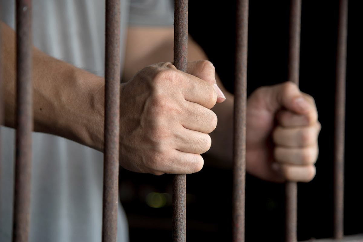 மைத்திரியின் முன்னாள் பிரதம அதிகாரிக்கு விதிக்கப்பட்ட அபராதம் : நீதிமன்றின் அதிரடி உத்தரவு | Fine Rs 20 Million Maithri Former Chief Of Staff