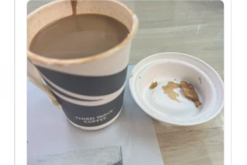 காபியில் சிக்கனா? ஆவேசத்தில் கஸ்டமர்-முழிக்கும் சோமேட்டோ!