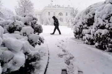 அமெரிக்காவில் கடுமையான பனிப்பொழிவு