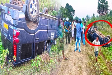 முல்லைத்தீவில் குடைசாய்ந்த பொலிஸாரின் வாகனம்