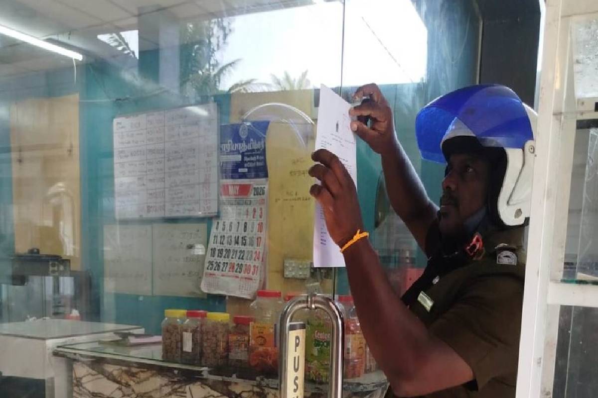 தமிழர் பகுதியில் சுகாதார விதிமுறை மீறிய 2 உணவகங்களுக்கு சீல் | 2 Restaurants Sealed Violating Health Regulations தமிழர் பகுதியில் சுகாதார விதிமுறை மீறிய 2 உணவகங்களுக்கு சீல் | 2 Restaurants Sealed Violating Health Regulations
