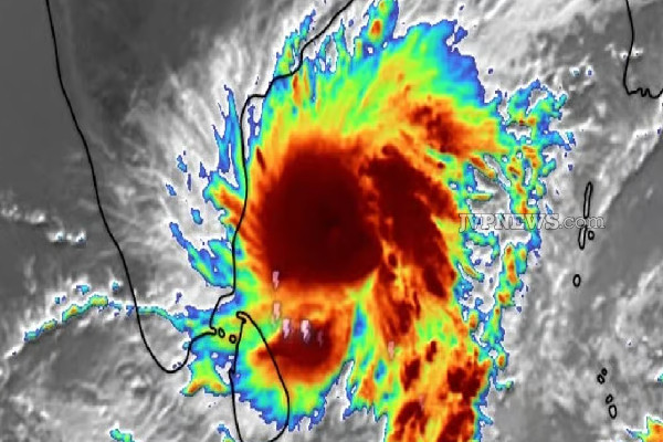 இலங்கைக்கு அருகில் உருவானது தித்வா புயல்; அடுத்த 24 மணித்தியாலம் கனமழை! | Cyclone Ditwah Formed In Sri Lanka