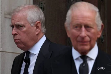 அரண்மனை இரகசியங்கள் கசியலாம்... ஆண்ட்ரூ தொடர்பில் கடும் நெருக்கடியில் அரச குடும்பம்