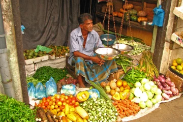 எகிறிய விலைகளால் 75 சத வீதம் மூடப்பட்ட கடைகள்!