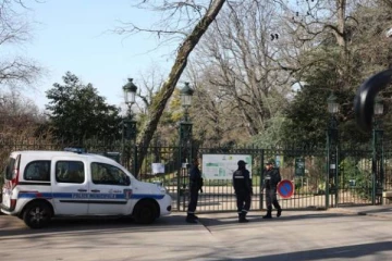 பாரிஸ் பூங்காவில் துண்டிக்கப்பட்ட பெண்ணின் உடல் பாகங்கள் மீட்பு!