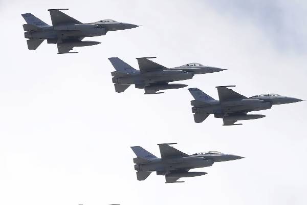 நெருப்பாக தகிக்கும் சீனா... தைவானுக்கு சாதகமான முடிவெடுத்த ட்ரம்ப் நிர்வாகம் | Us Approves Arms Sale To Taiwan நெருப்பாக தகிக்கும் சீனா... தைவானுக்கு சாதகமான முடிவெடுத்த ட்ரம்ப் நிர்வாகம் | Us Approves Arms Sale To Taiwan